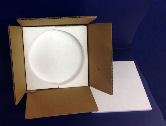 Упаковка тарелок с пенопластом